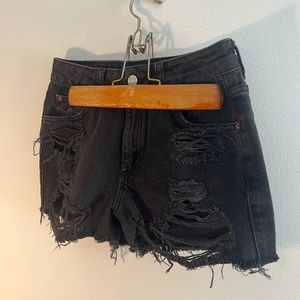 TOPSHOP PETITE - Black denim ripped shorts - size 25